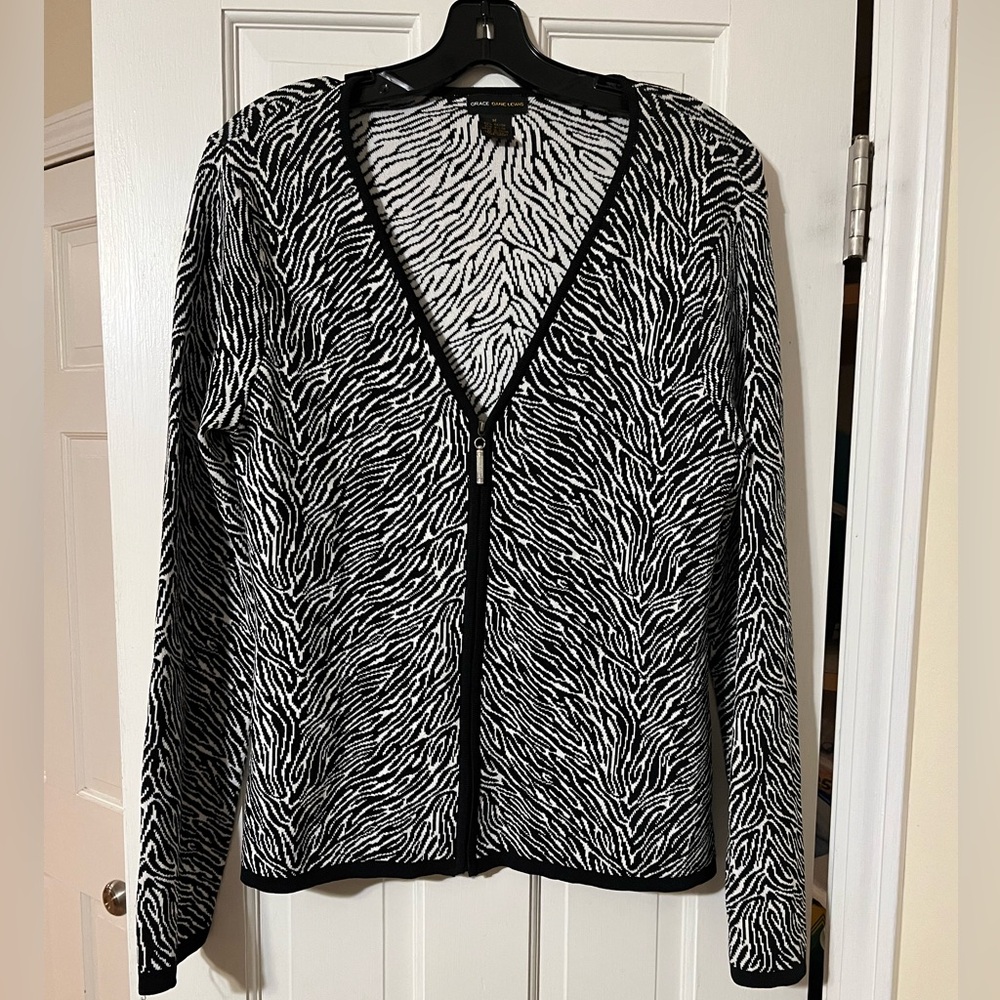 Grace Dane Lewis zip front medium sweater
